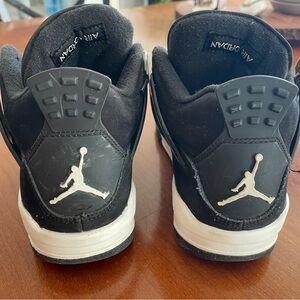 Air Jordan 4 Retro (GS) black/white size 4y